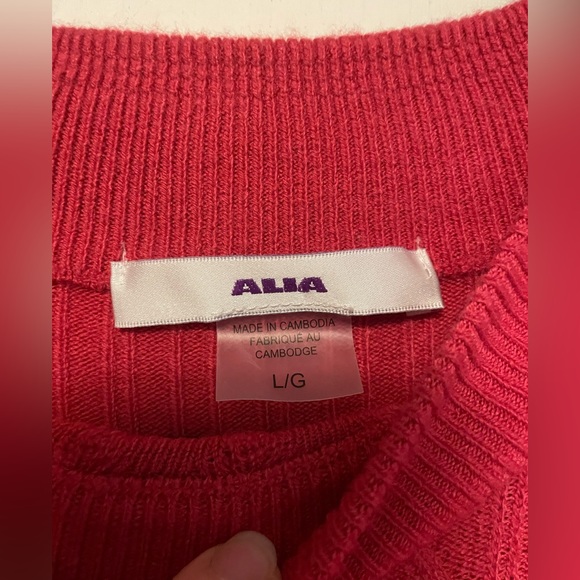 Alia Red Women’s Pull Over Sweater Size Large - Picture 7 of 9